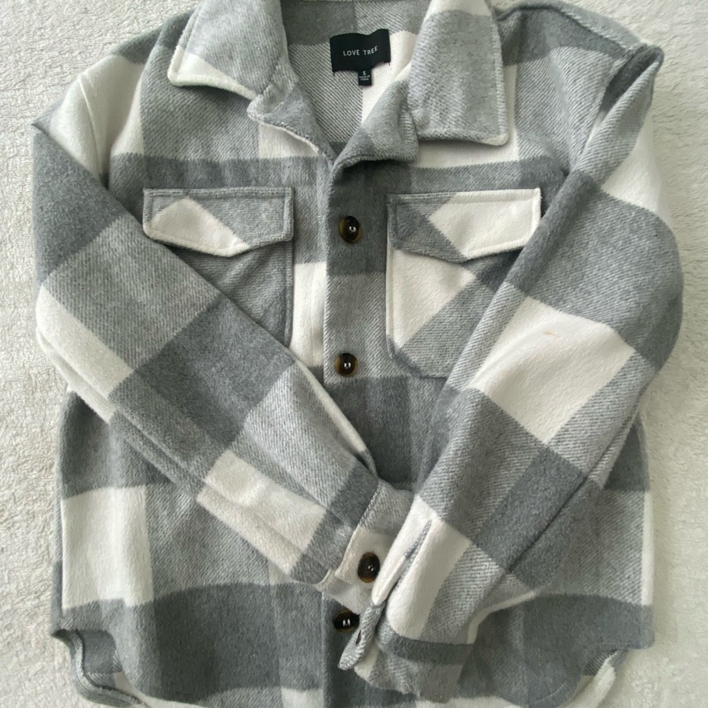 Love Tree Women's Gray and Cream Plaid Jacket